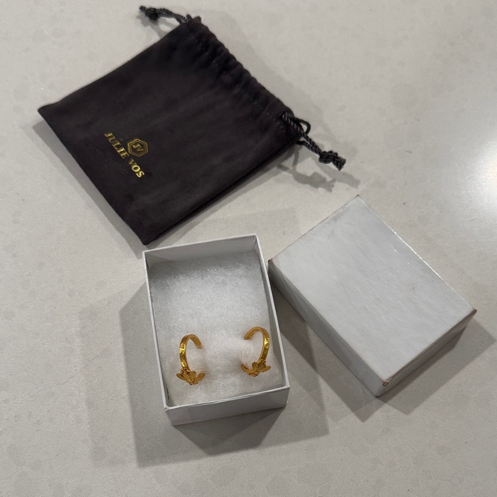 Julie Vos Bee hoop earrings